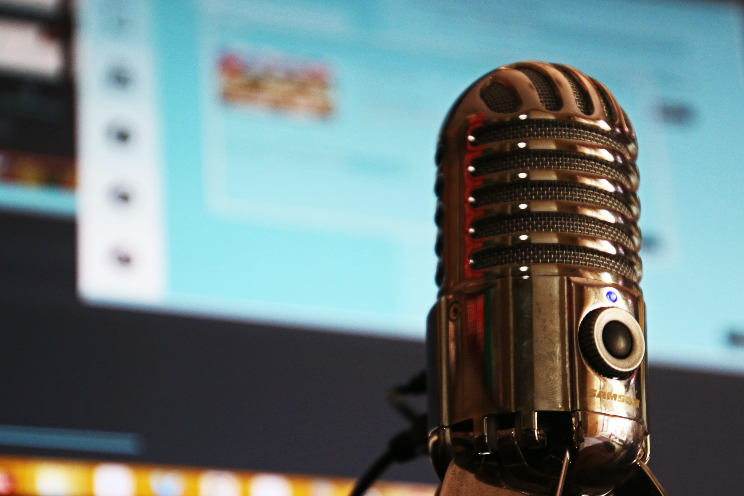 Revenues from Podcast Advertising are projected to hit 1 billion by 2021